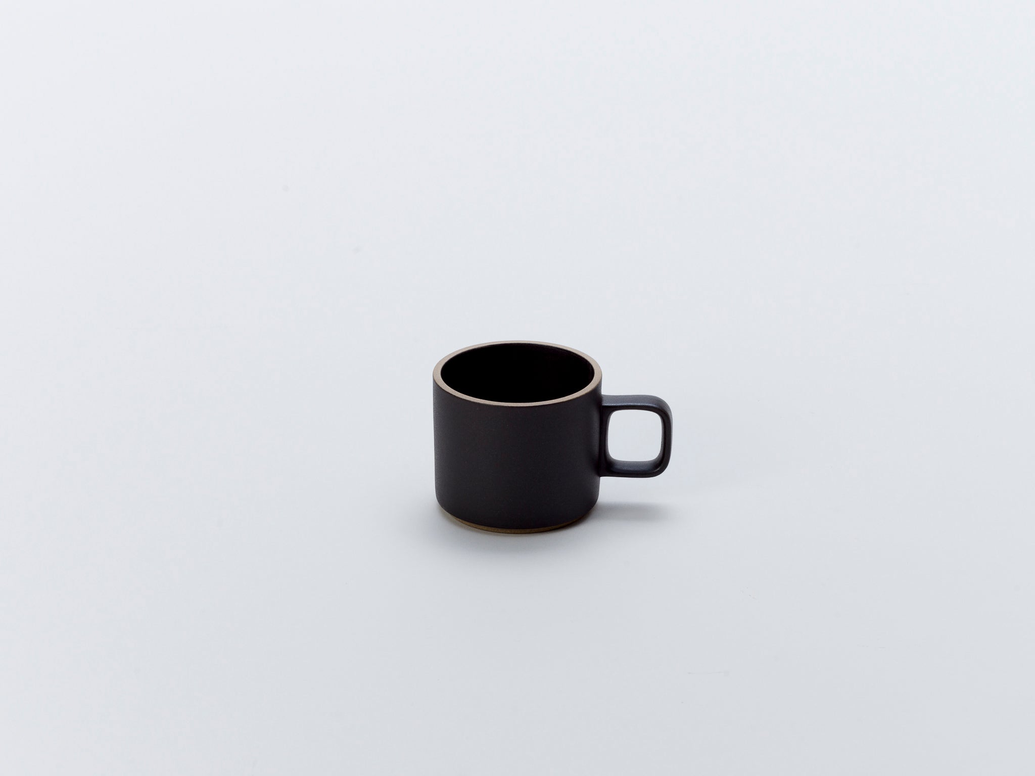 HASAMI PORCELAIN – Wondering
